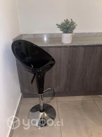 Taburete giratorio con altura regulable. - Imagen 4