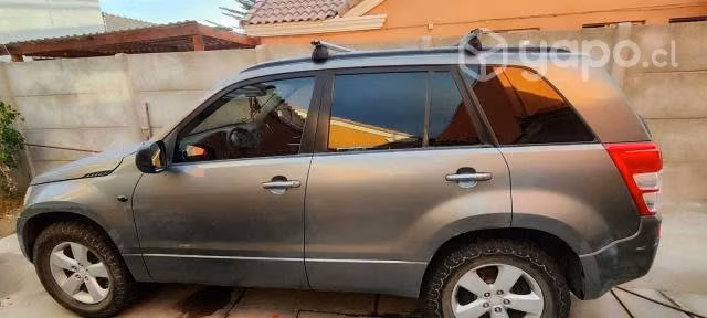 Suzuki grand nomade 2010