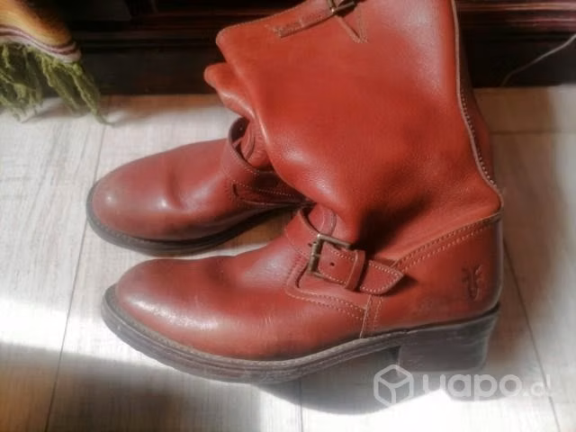 Botas casi nuevas de cuero