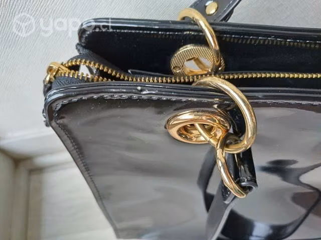 Cartera Harrods negra charol