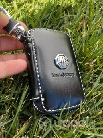 Llavero estuche llave auto MG