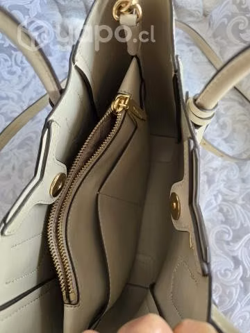 Cartera MK color crema original - Imagen 4