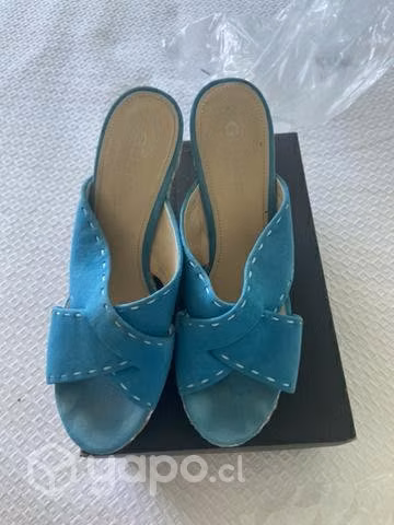 Sandalia Guess, poco uso - Imagen 2