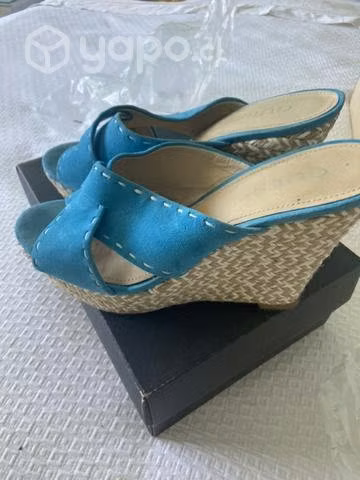 Sandalia Guess, poco uso - Imagen 3