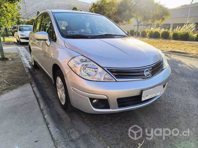 Nissan tiida sport automatico 2013