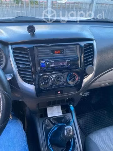 VENDO Camioneta Mitsubishi L200