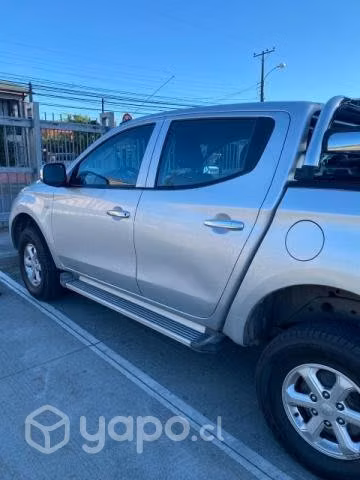 VENDO Camioneta Mitsubishi L200