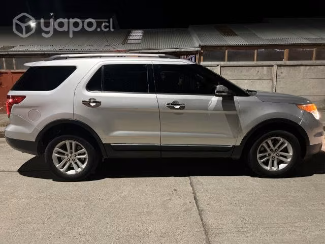 Vendo Ford Explorer 4x4 3 corridas de asientos