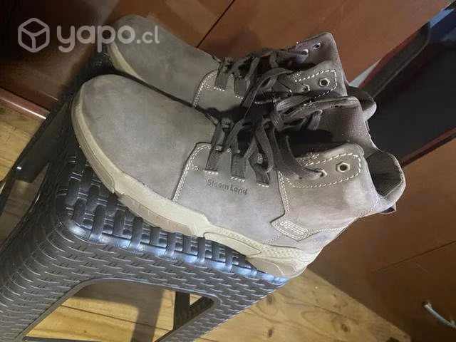 Zapato Steem Land caña alta casi nuevo