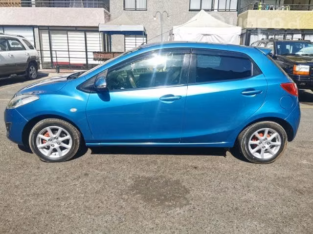 Mazda demio 2013