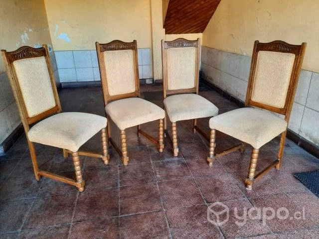 4 Sillas de madera
