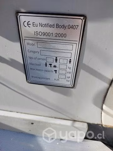 Bote con motor 9.8 hp