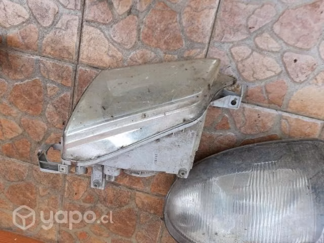 Optico lh mazda 323 2001