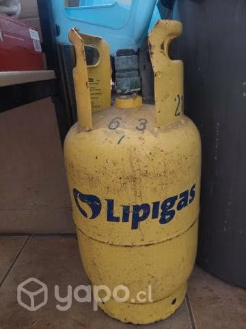 Bidones de gas de 5k vacío