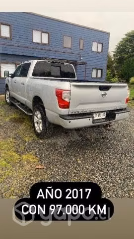 Vendo camioneta americana nissan titan 2017