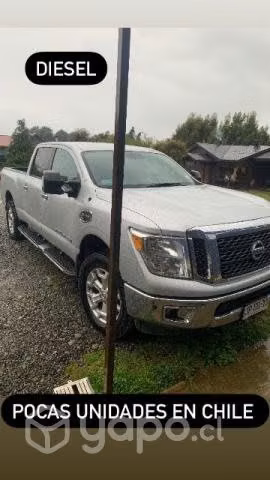 Vendo camioneta americana nissan titan 2017