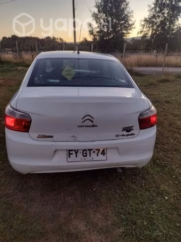 Se vende citroen c elysee 2014 semi full