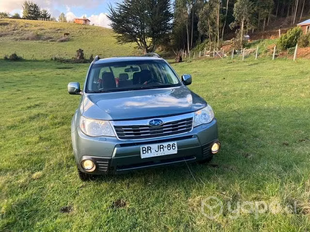 Se vende subaru forester