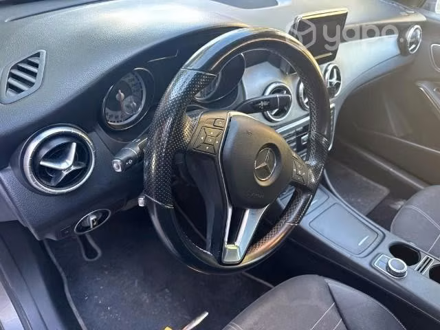 Mercedes Benz cla200