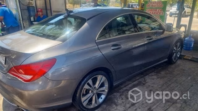 Mercedes Benz cla200