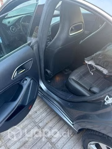 Mercedes Benz cla200