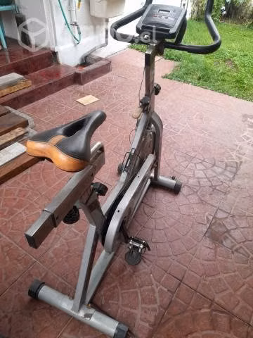 Elíptica marca oxford modelo spinning iii