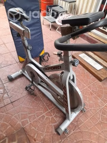 Elíptica marca oxford modelo spinning iii