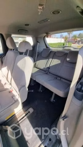 Vendo van kia grand carnival 8 pasajeros - Imagen 7