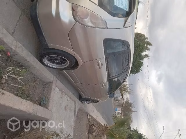 Suzuki aerio año 2005