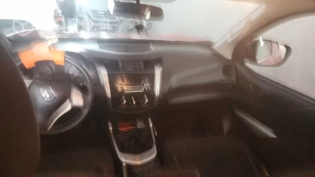 Nissan np300 2019 - Imagen 15