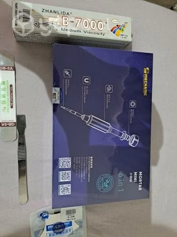 Herramientas y accesorios para desarmar teléfonos