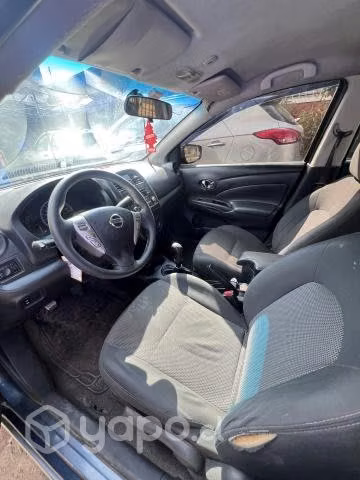 Nissan versa 2016