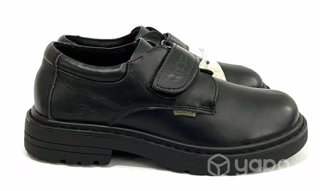 Zapato Escolar de Cuero Marca Calpany N*33 Negro
