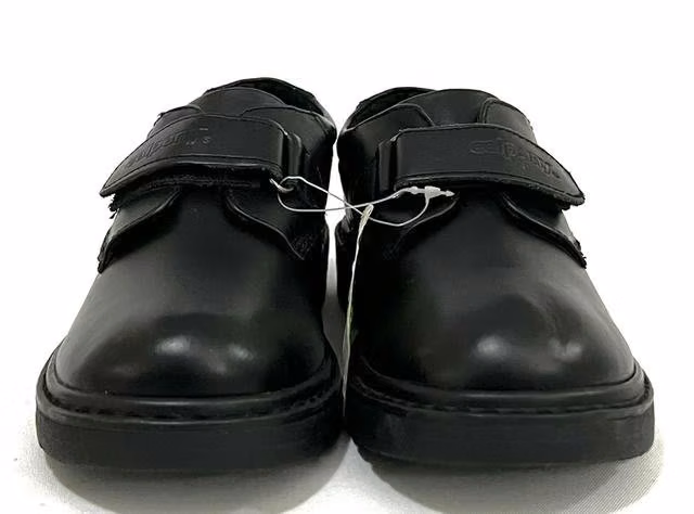 Zapato Escolar de Cuero Marca Calpany N*33 Negro