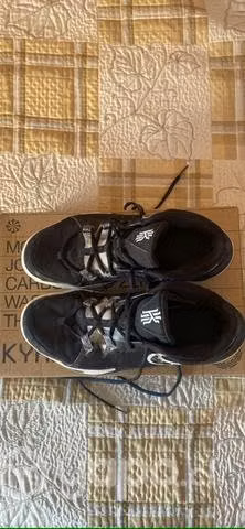 Nike Kyrie Flytrap VI, 8US 26cm - Imagen 2