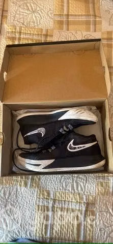 Nike Kyrie Flytrap VI, 8US 26cm - Imagen 4