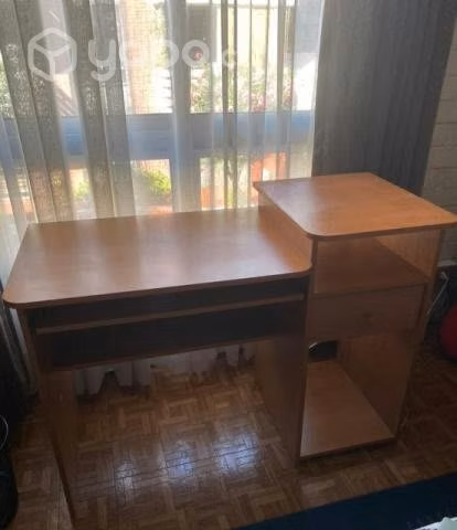 Escritorio y silla - Imagen 3