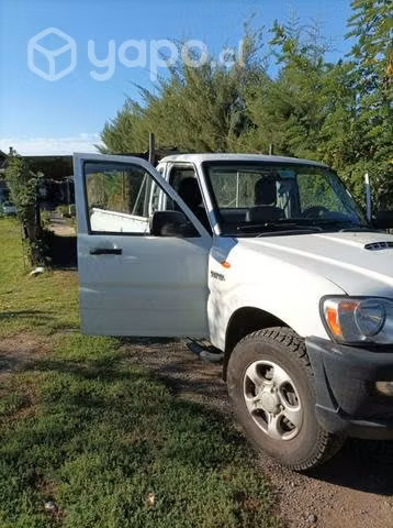 Camioneta Mahindra cabina simple pick up