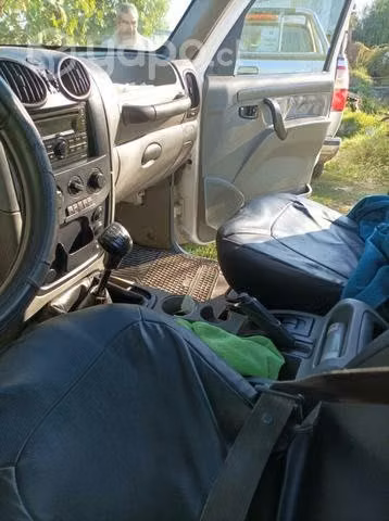Camioneta Mahindra cabina simple pick up