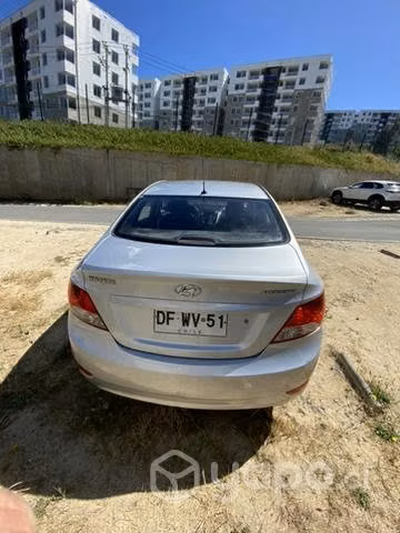 Hyundai Accent 2011 AC - Imagen 2