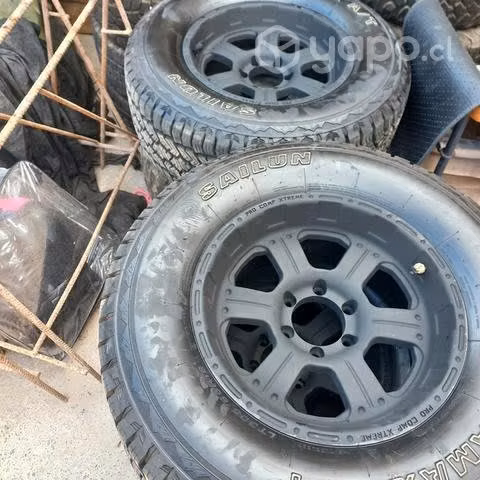 Juego completo aro 18x9 neumáticos 305/65/R18