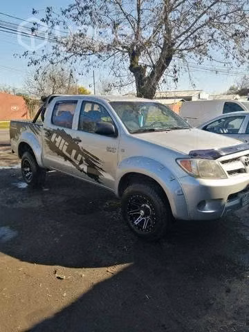 Se vende toyota hilux 2006 2.7 bencinera