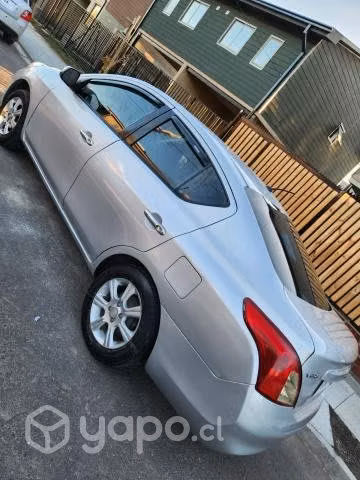 Nissan versa 2013