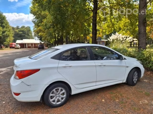 Vendo Hyundai accent año 2011 - Imagen 4