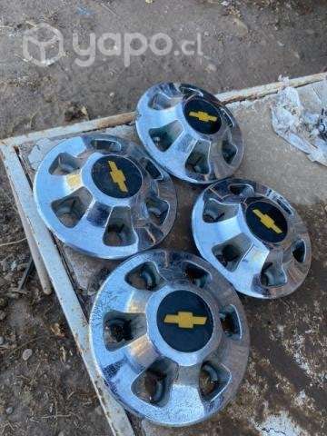 Se venden 4 tapas de rueda de chevrolet luv - Imagen 2