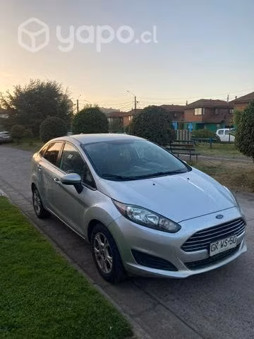 Ford fiesta 1,6 2014 con detalle