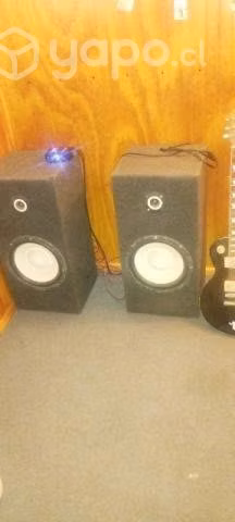 Par de parlantes ( grandes) + mini ampli