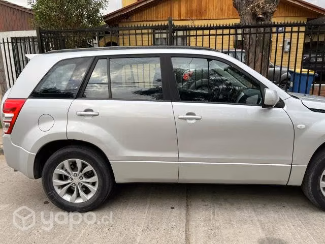 Suzuki grand nomade glx sport 2.4 2016