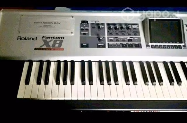 Roland Fantom X8