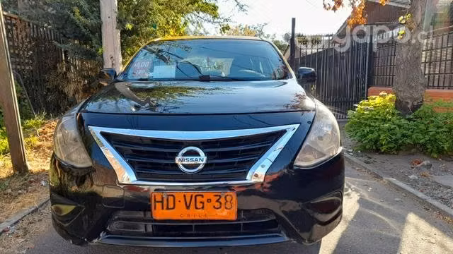 Taxi nissan versa 2015 c/derecho